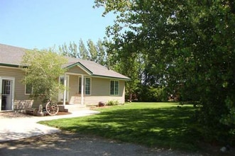 Building Photo - 60 N 160 E