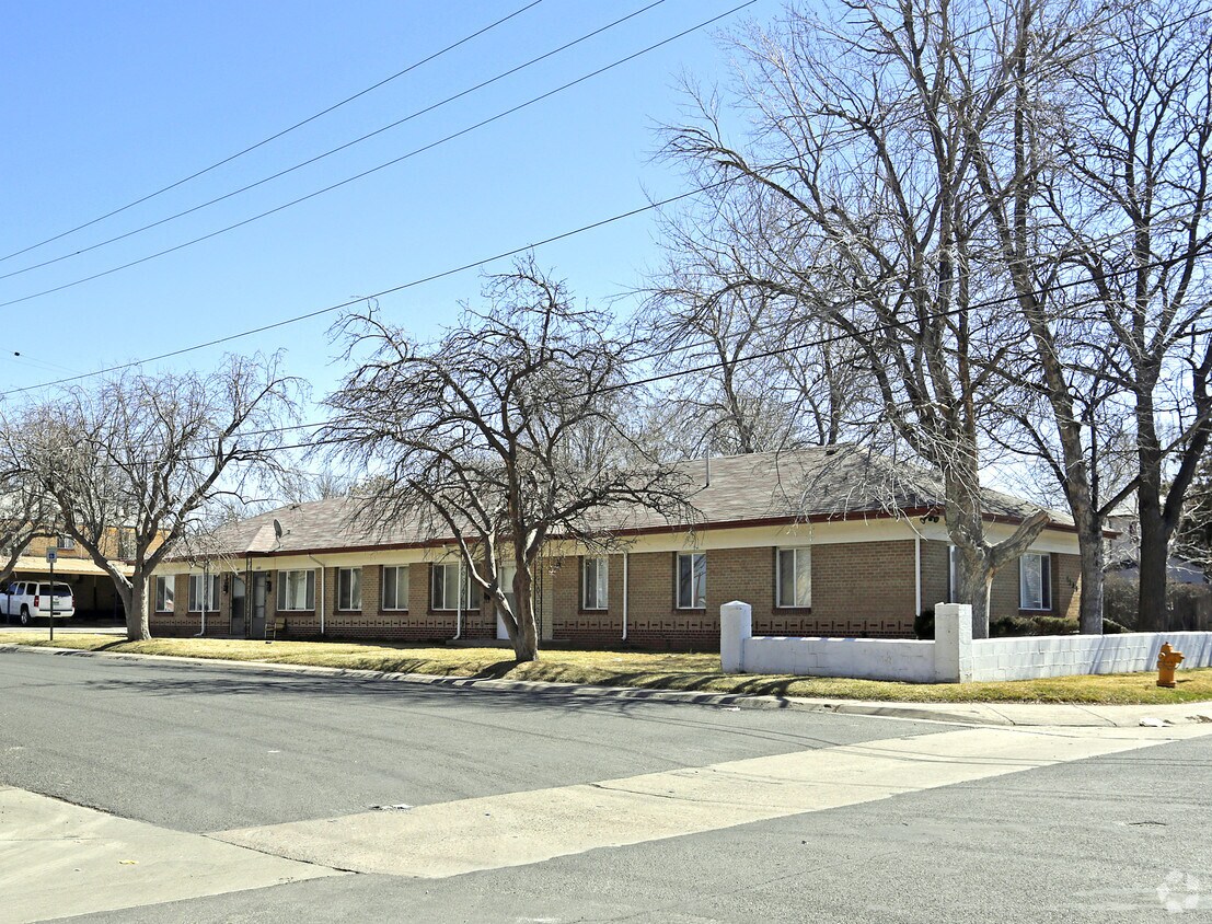 Foto del edificio - 1390 Kingston St