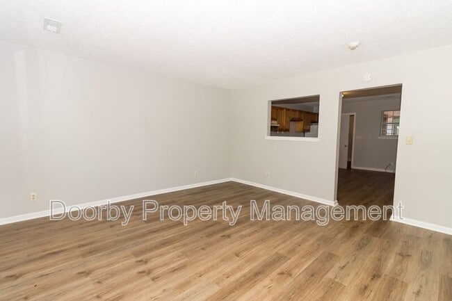 Foto del edificio - 7606 Noah Reid Rd