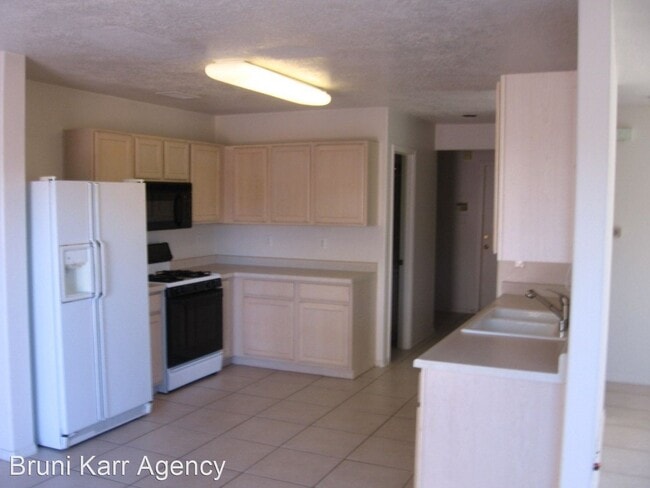 Building Photo - 3 br, 2.5 bath House - 11243 Campo Del Oso NE