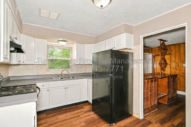 Building Photo - 9922 Norwich Dr