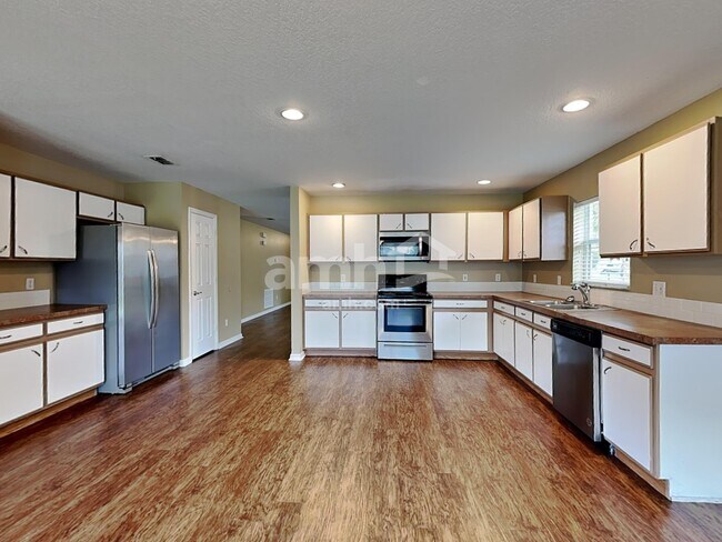 Foto del edificio - 15601 Sarcee Ct