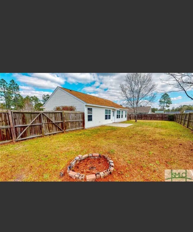 Foto del edificio - 96 Mossy Oak Dr