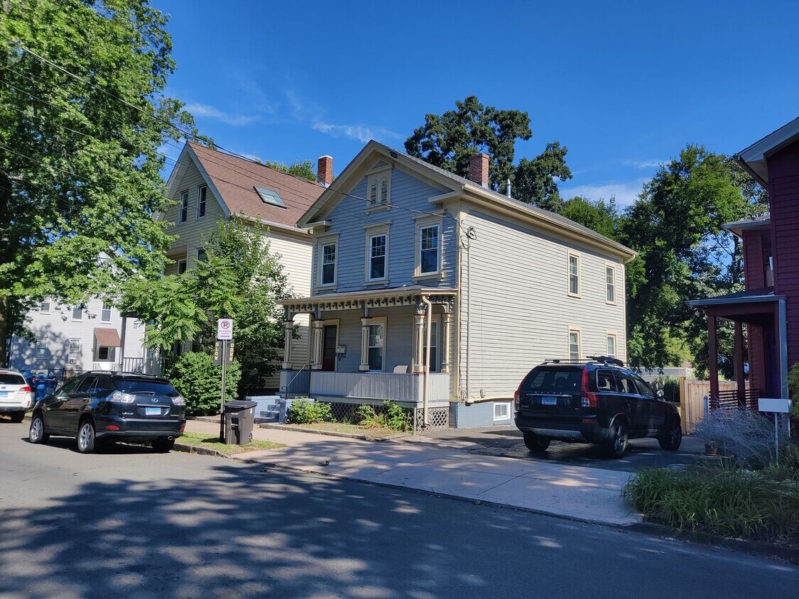 Primary Photo - 213 Willow St