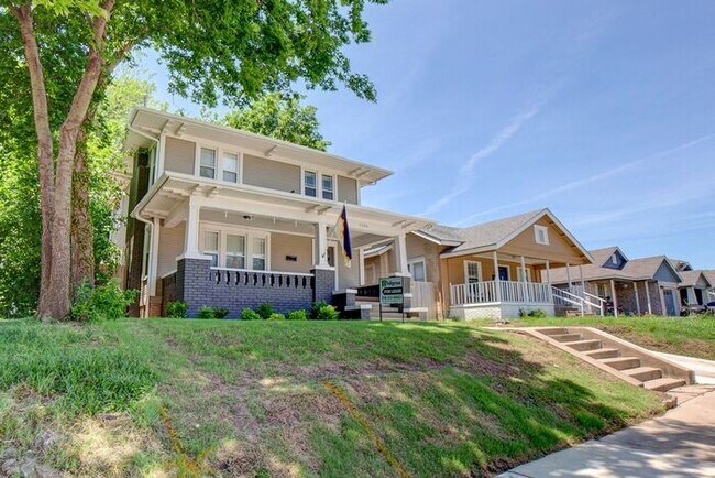 Foto del edificio - 3/2.5 Dream Home With Lots Of Charm