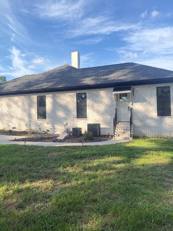 Foto del edificio - 4423 Weddington Matthews Rd