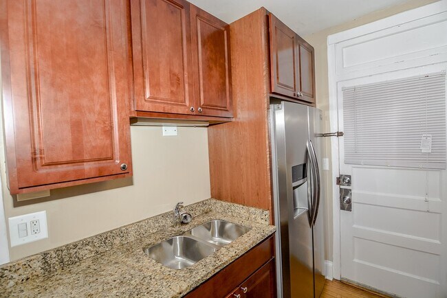 Foto del edificio - 2119 W Ainslie St