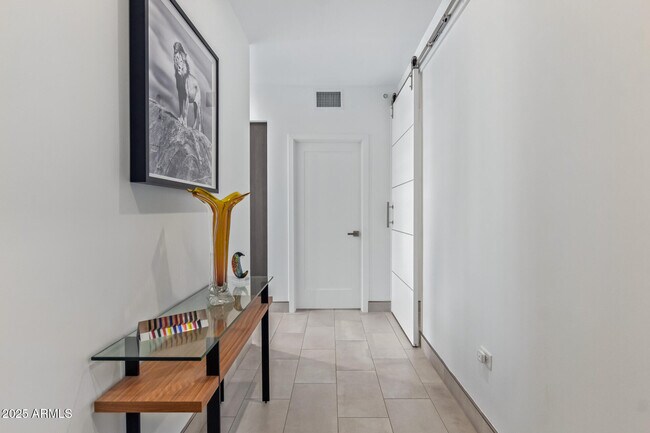 Foto del edificio - 7120 E Kierland Blvd