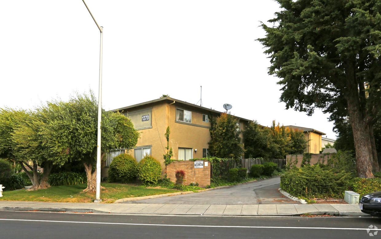 Primary Photo - 1370 Calabazas Ct