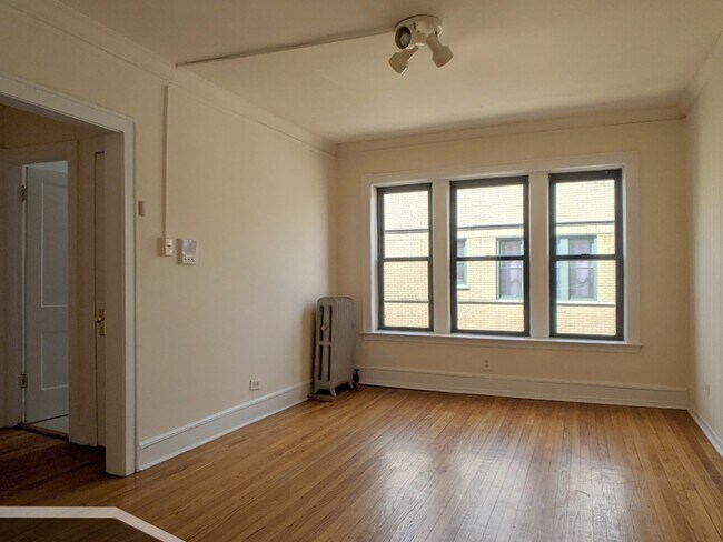 Foto del edificio - 2332 N Spaulding Ave