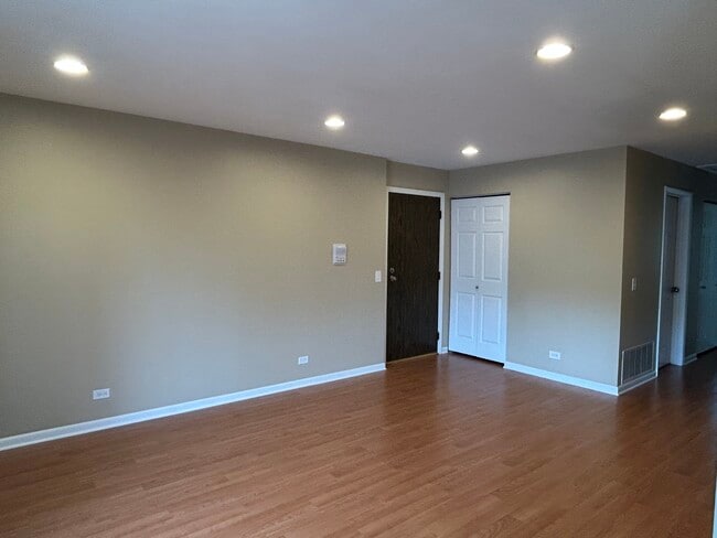 Building Photo - 93 Lambert Dr