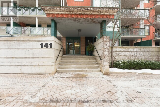 Photo du bâtiment - 141 Woodbridge Ave