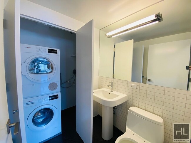 Building Photo - East 39th Street