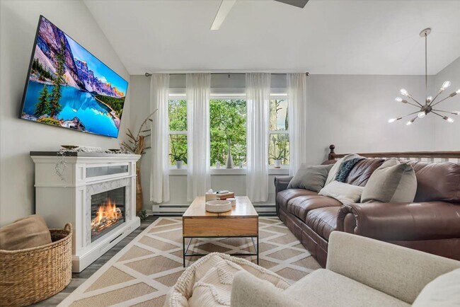 Foto del edificio - 9326 Fairmount Way