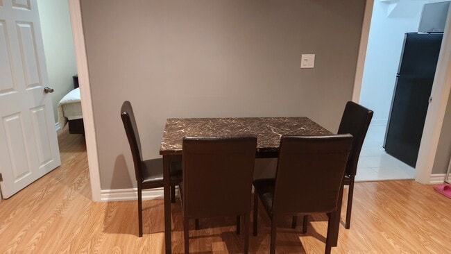 Building Photo - 358 Chickadee Crt