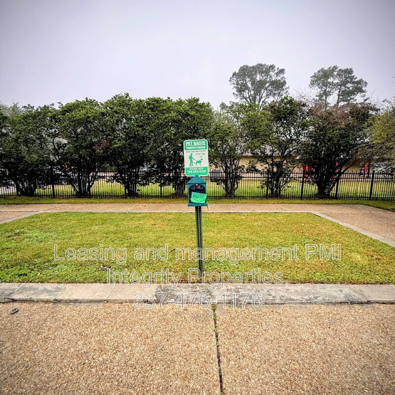 Foto del edificio - 7324 Menlo Dr