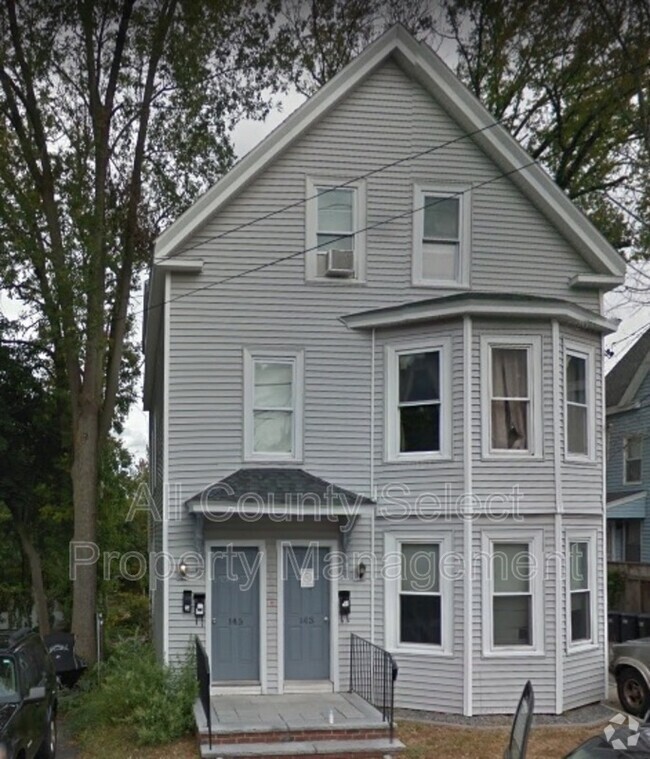 Building Photo - 143 S Elm St