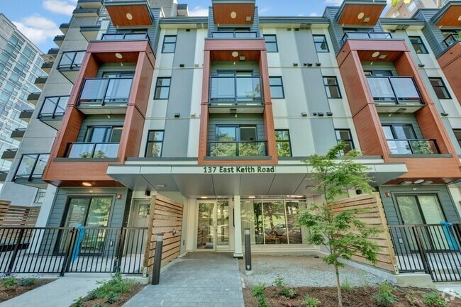 Building Photo - The Lively