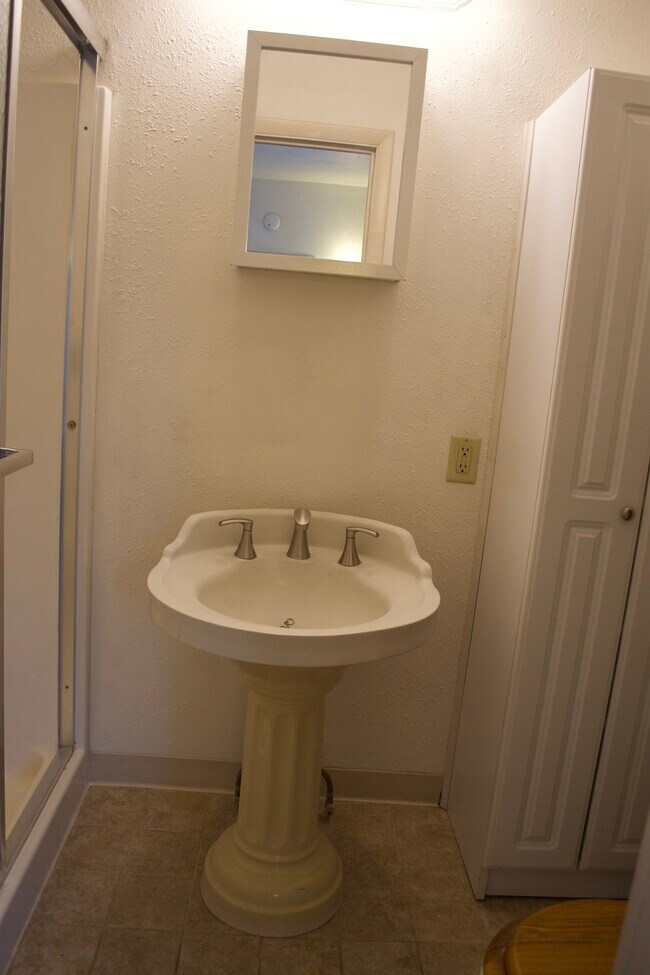 Foto del edificio - 708 4th St