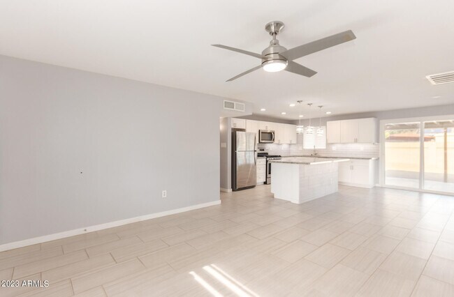 Foto del edificio - 14033 N 38th St