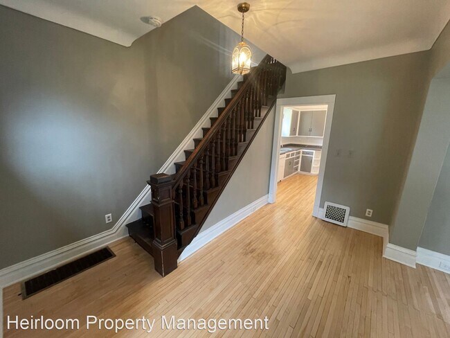 Building Photo - 3 br, 1 bath House - 3726 Grand Ave