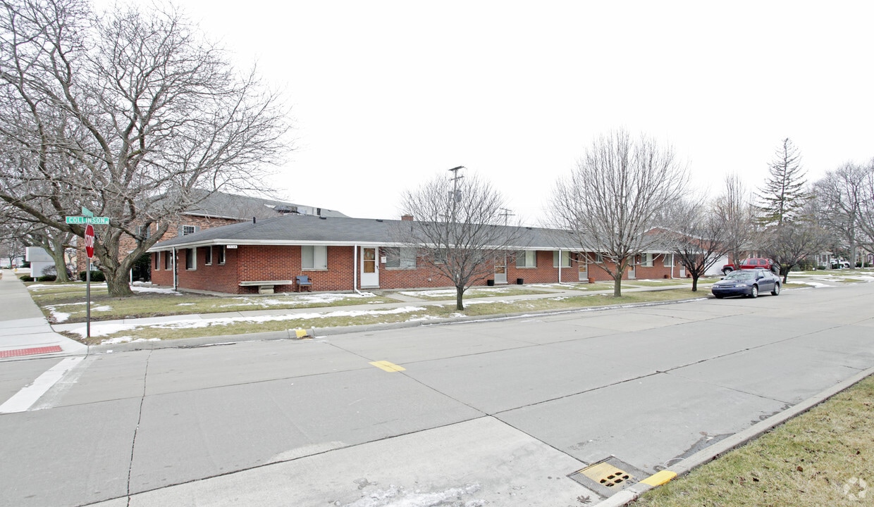 Primary Photo - Collinson Avenue Apartments