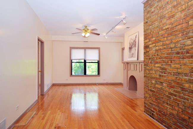 Living Room - 952 W Windsor Ave