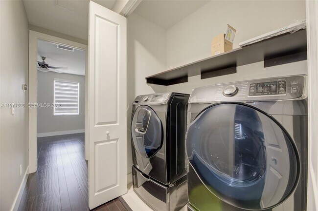 Foto del edificio - 619 SW 17th St