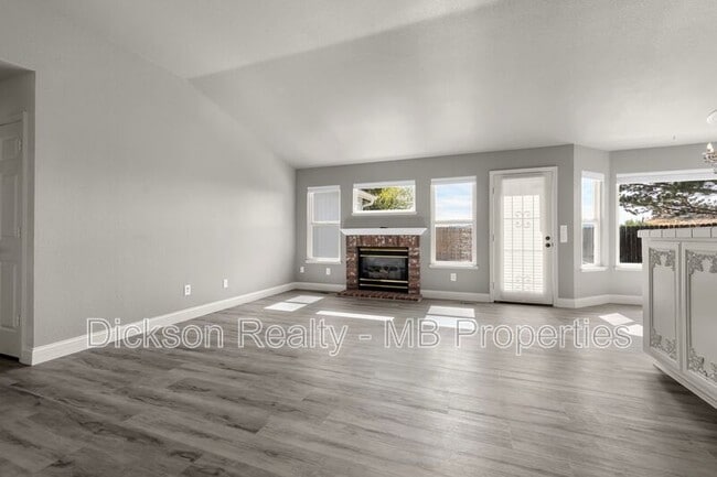 Building Photo - 970 Teresa Pl