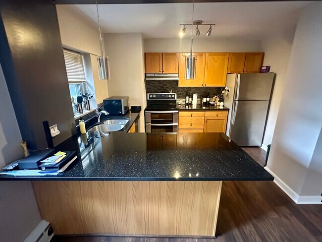 Foto del edificio - 4960 N Marine Dr