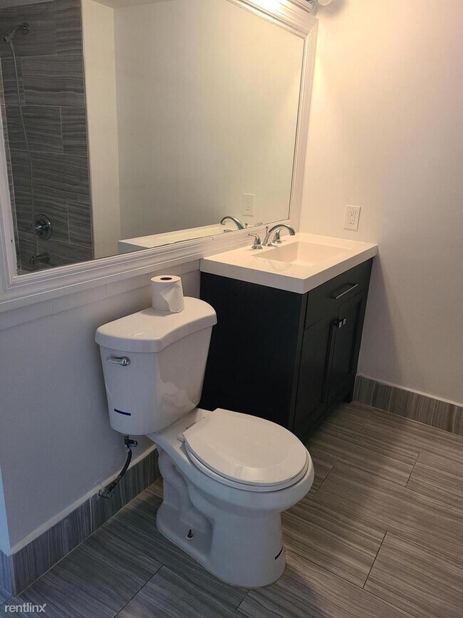 Foto del edificio - 2 br, 2 bath Condo - 9640 NW 2nd St # 5-114