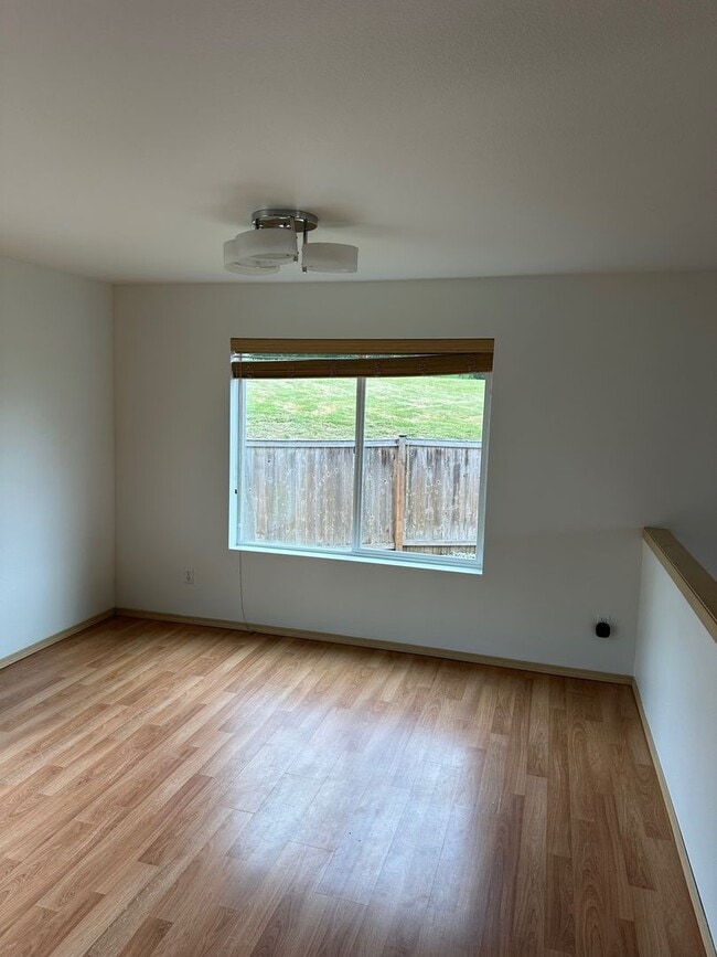 Building Photo - Charming 3 beds 2.5 bath house in Bothell!
