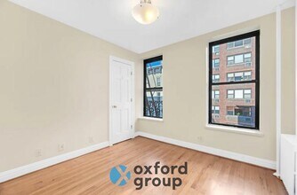 Building Photo - 340 E 69th St
