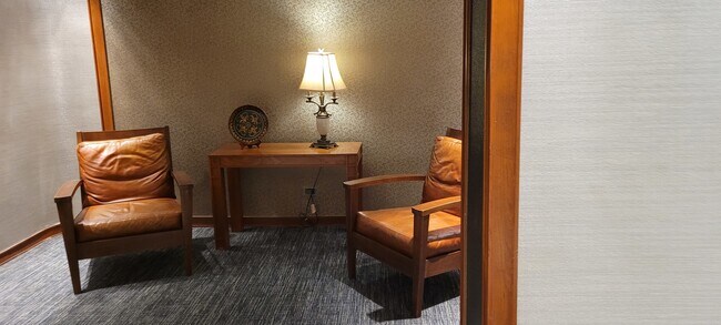 Foto del edificio - 1540 N State Pkwy