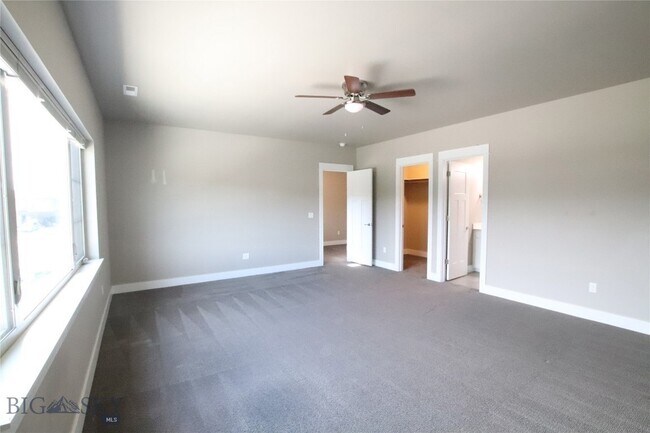 Building Photo - 3065 Lori Ln
