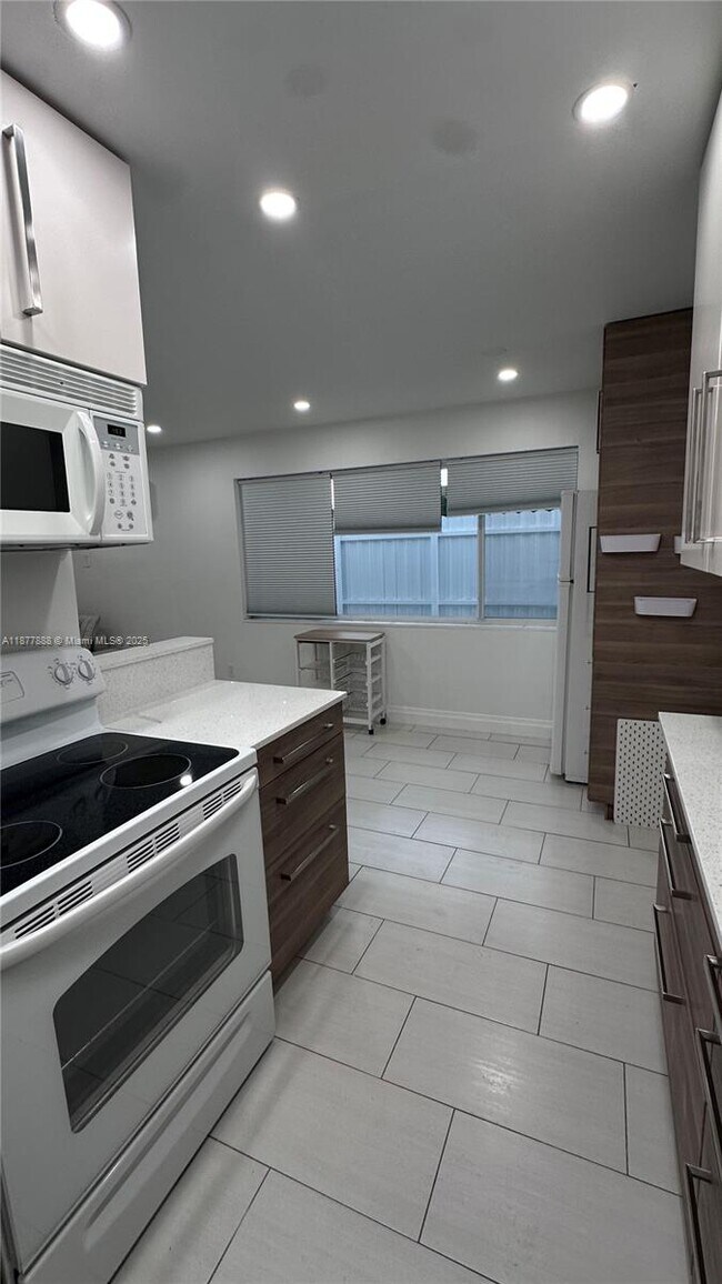 Foto del edificio - 2415 Thomas St