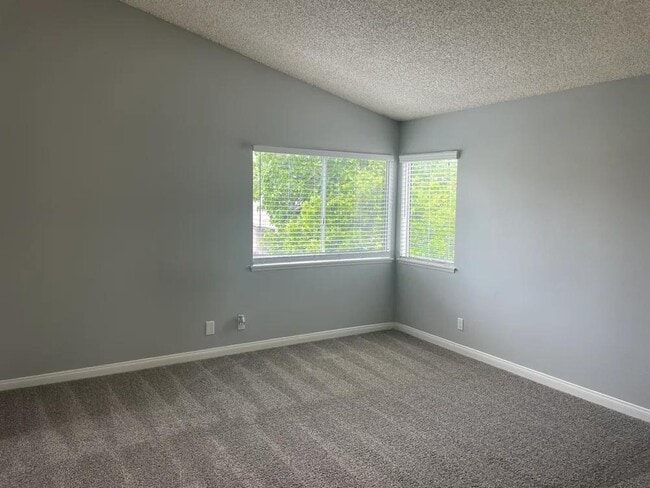 Building Photo - 11479 Winery Dr