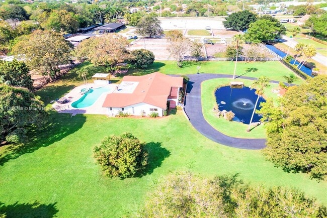 Building Photo - 14750 W Palomino Dr