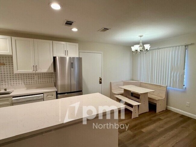 Foto del edificio - 599 Marshall Rd