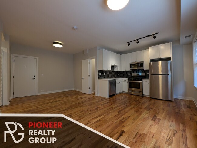 Foto del edificio - 648 W Wrightwood Ave