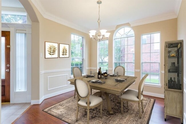 Building Photo - 5918 Union Springs