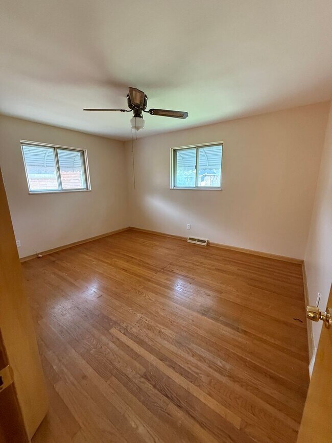 Foto del edificio - Maple Heights 3 Bed Rach includes water/sewer