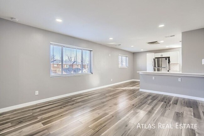Foto del edificio - 1620 Phoenix Ct