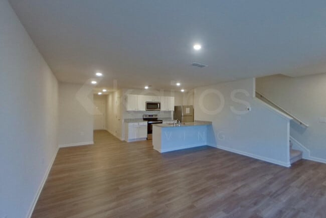 Building Photo - 520 Ivy Brook Way