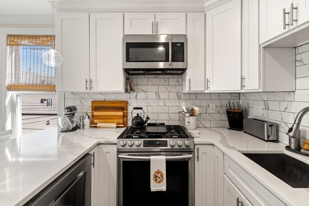 Foto principal - 168 Everett St