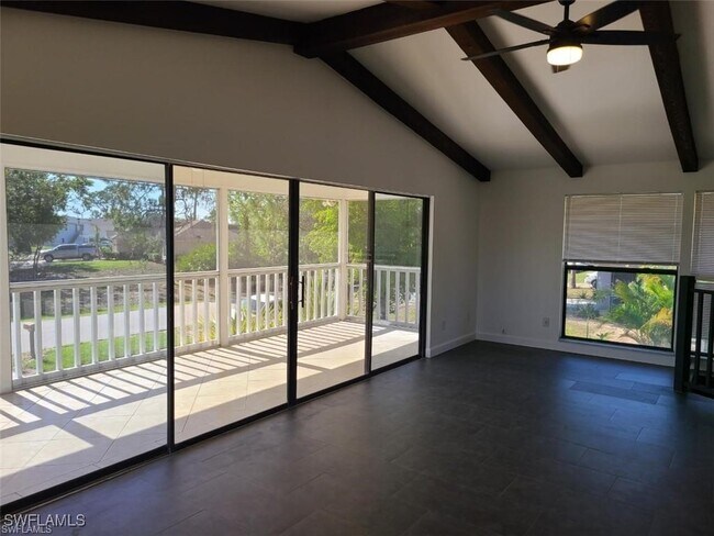Building Photo - 18200 Phlox Dr