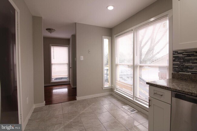 Building Photo - 11430 Fairway Dr