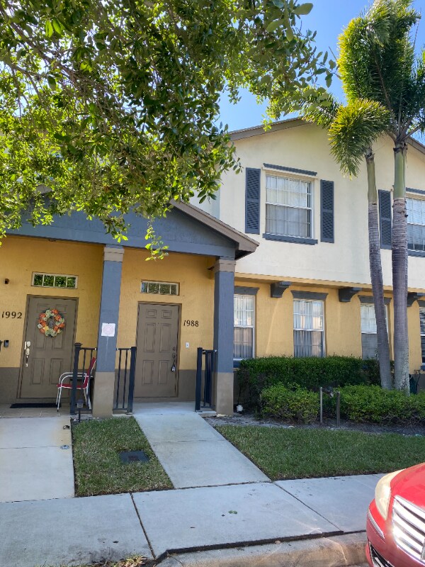 1988 SE High Springs Dr, Port Saint Lucie, FL 34952 Townhome Rentals