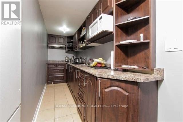 Building Photo - 93 Muskox Dr