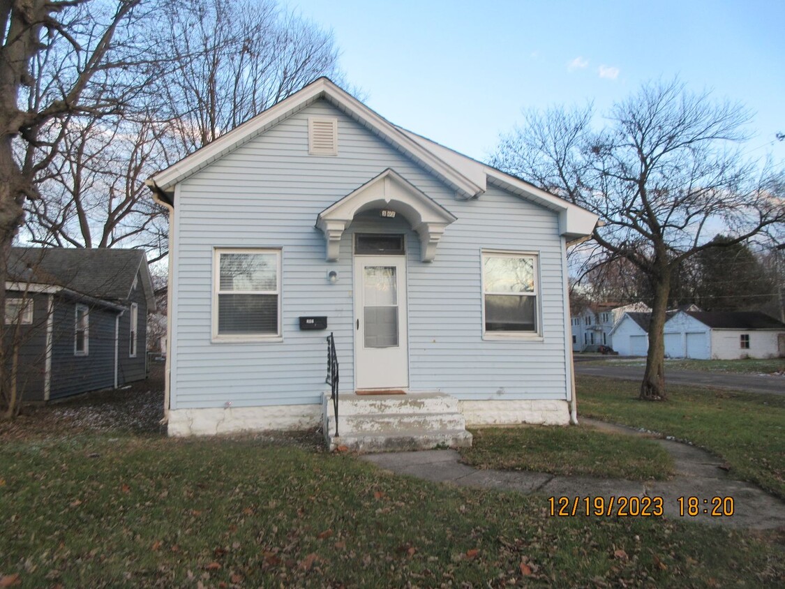 Primary Photo - 302 Mechanic St. - Ranch Style One Bedroom...